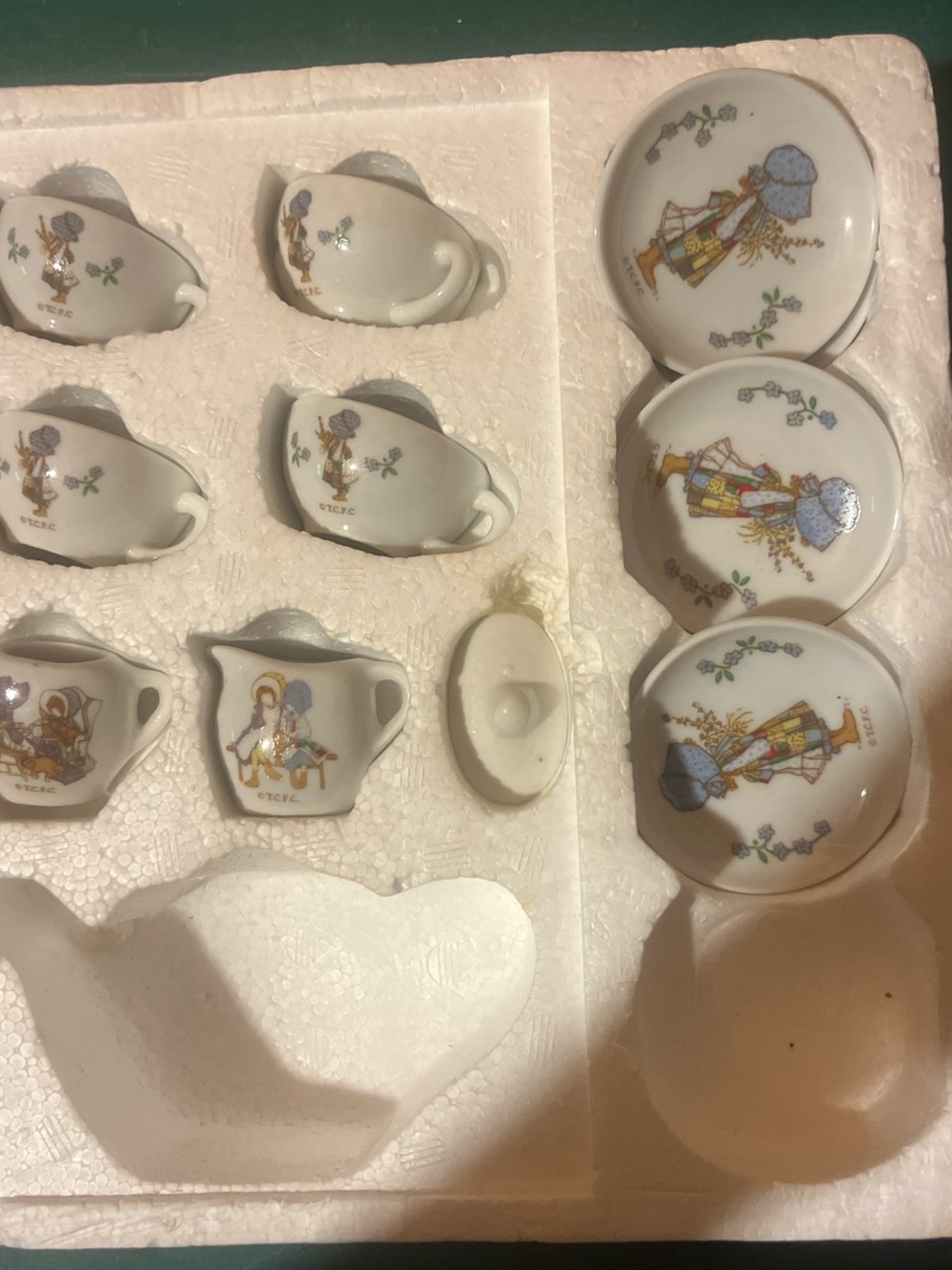 vintage 1988 Holly Hobbie miniature china tea set - Picture 3 of 3